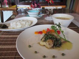 今週のランチ　白身魚のアンチョビソースかけソテーetc