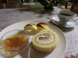 今週のスイーツ　渋川煮マロンロール